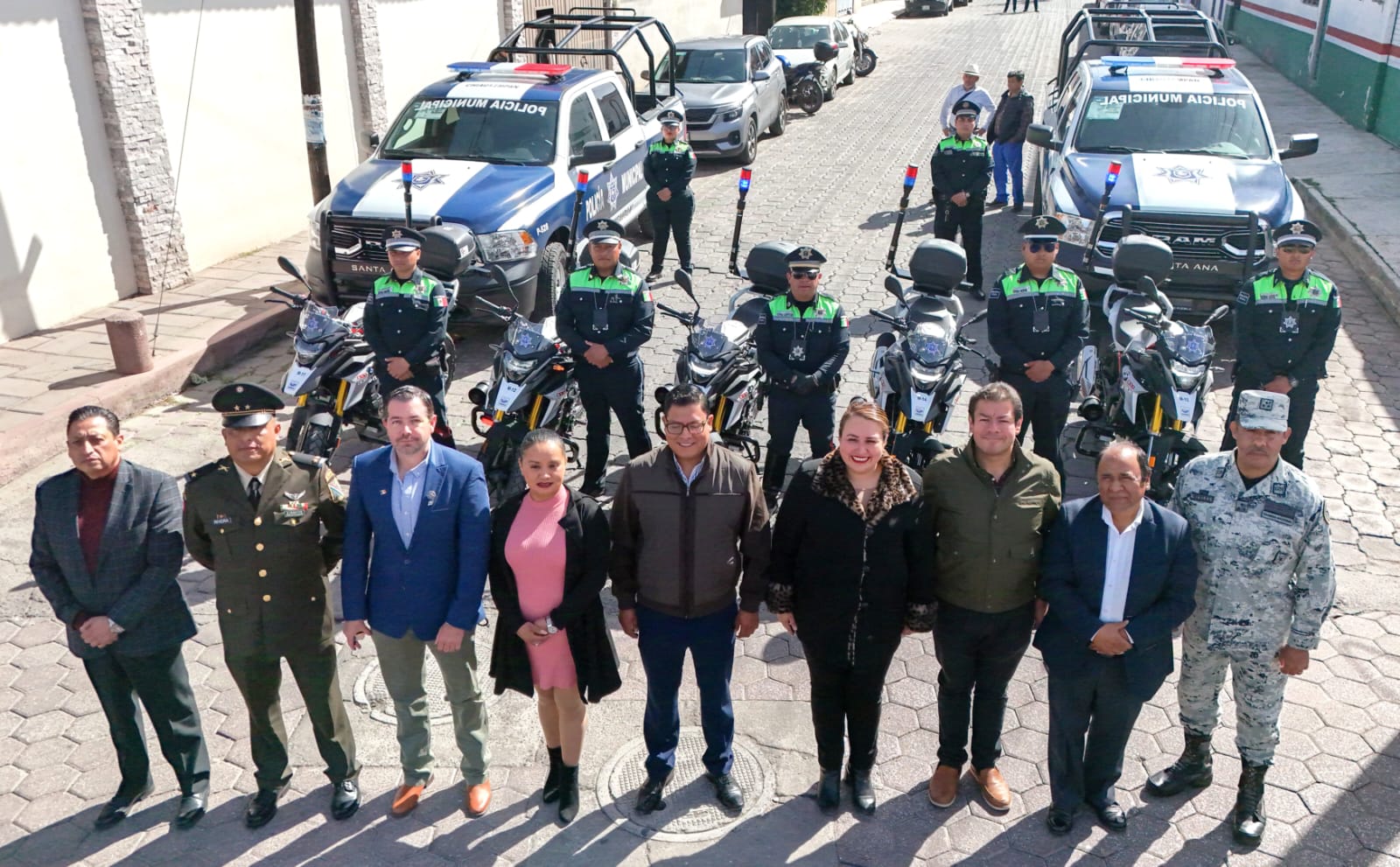 Entrega Blanca Angulo patrullas y equipamiento a la Policía Municipal de Chiautempan